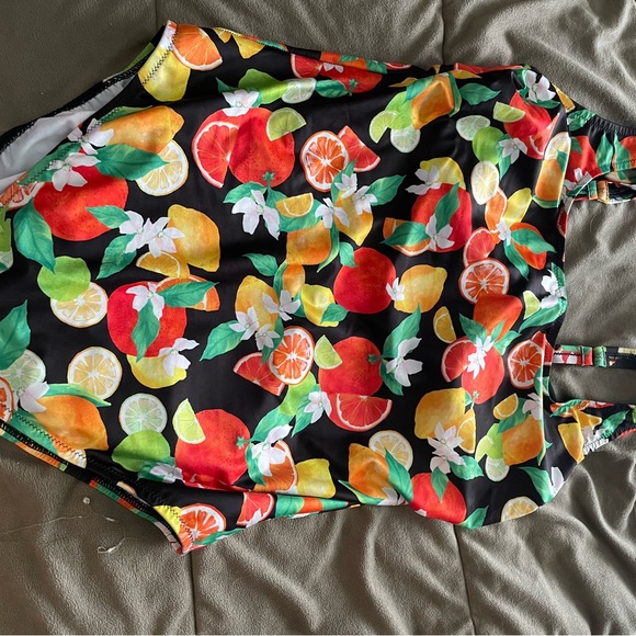 2 EUC underwire, one-piece swimsuits - Picture 8 of 11